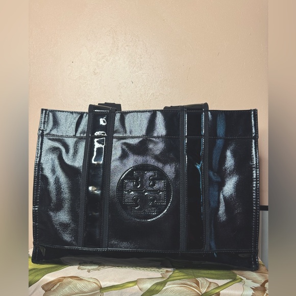 Tory Burch Black Patent Leather Large Hand Bag Shoulder Tote - Picture 4 of 15